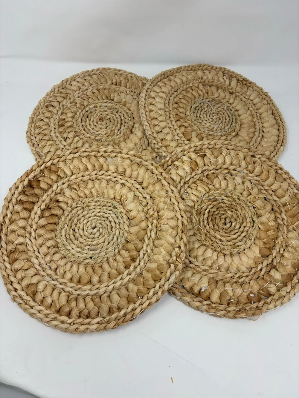 4 Vintage Retro Straw Woven Kitchen Trivets w/ Cross Stitched Floral Center 10”